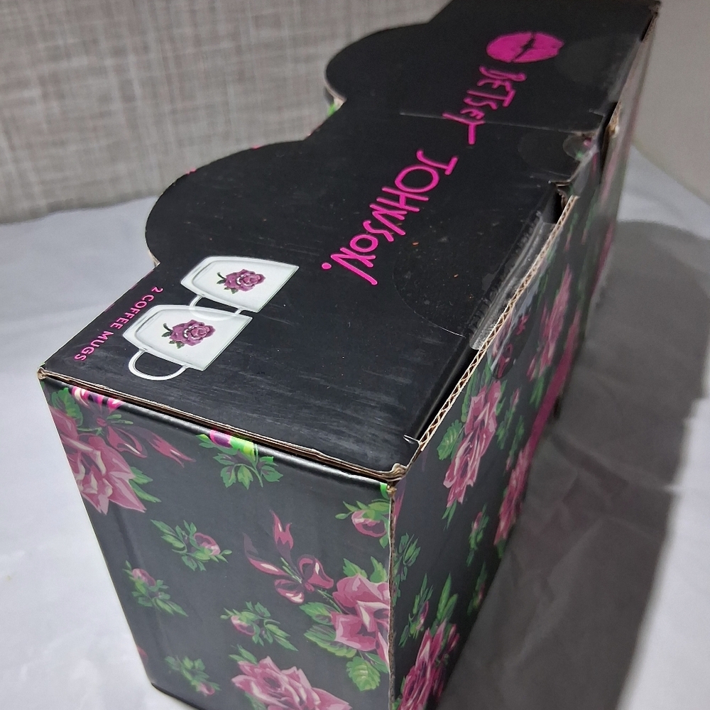 Betsey Johnson Set of 2 Glass Coffee Mugs BEADED ROSES BRAND-NEW sealed - Picture 8 of 12
